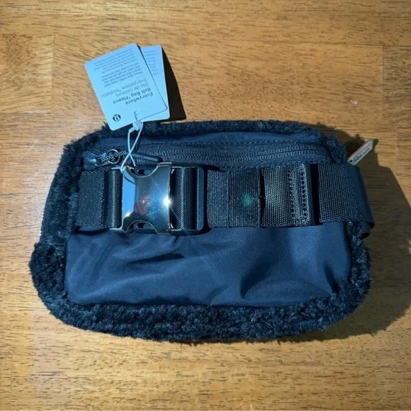 Lululemon Fleece Everywherey Belt Bag Black NWT - Picture 4 of 8